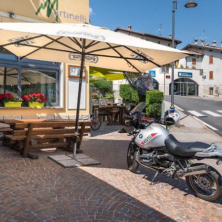 Hotel Martinelli Ronzo-Chienis Екстер'єр фото