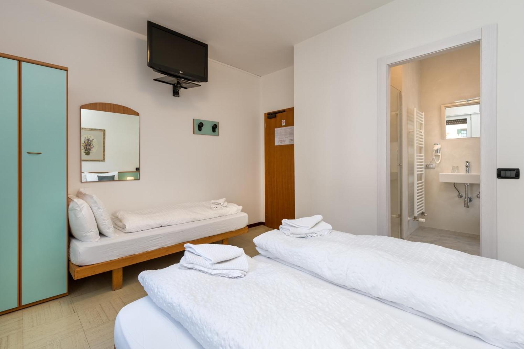 Hotel Martinelli Ronzo-Chienis Екстер'єр фото