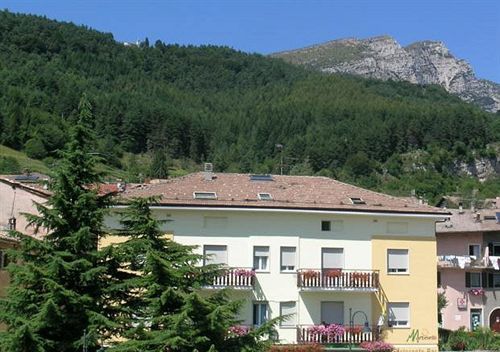 Hotel Martinelli Ronzo-Chienis Екстер'єр фото