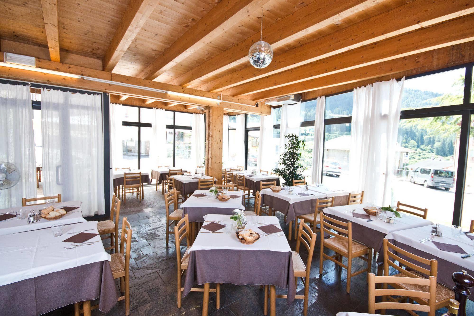 Hotel Martinelli Ronzo-Chienis Екстер'єр фото
